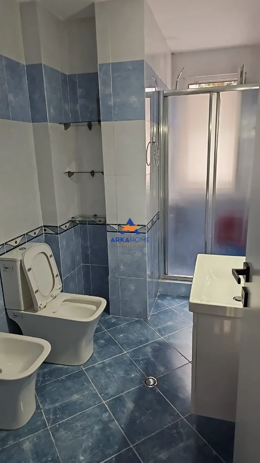 Tirane, jepet me qera apartament 2+1+Ballkon Kati 2, 89 m² 600 € 