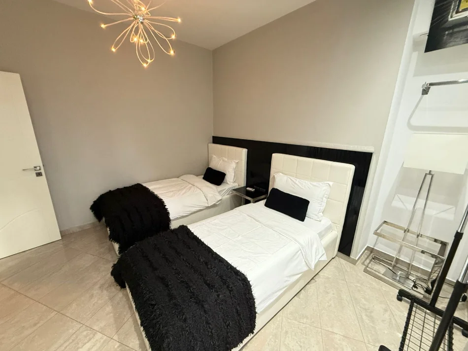 Tirane, jepet me qera apartament 2+1 Kati 8, 96 m² 950 € (Rruga Vaso Pasha)