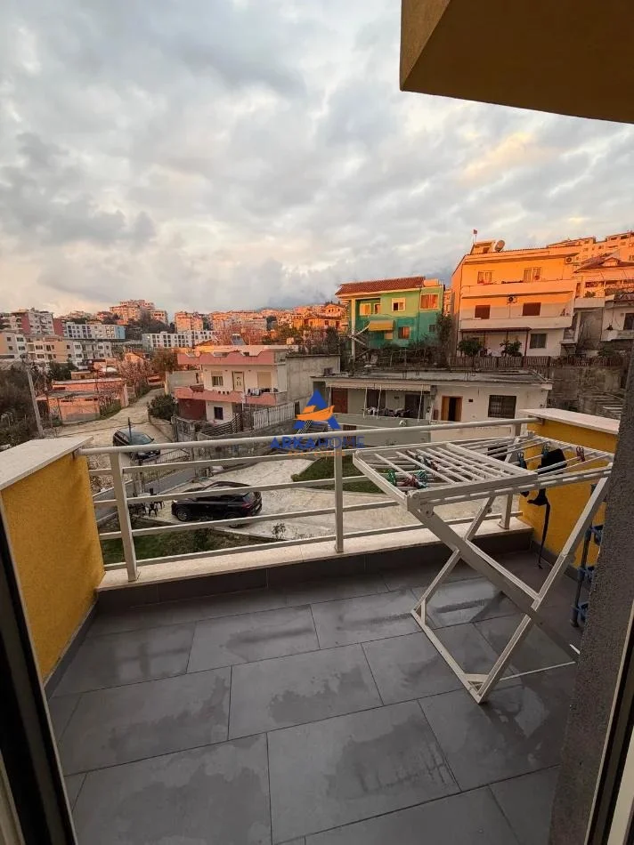 Tirane, jepet me qera apartament 2+1+Ballkon Kati 3, 500 m² 500 € 