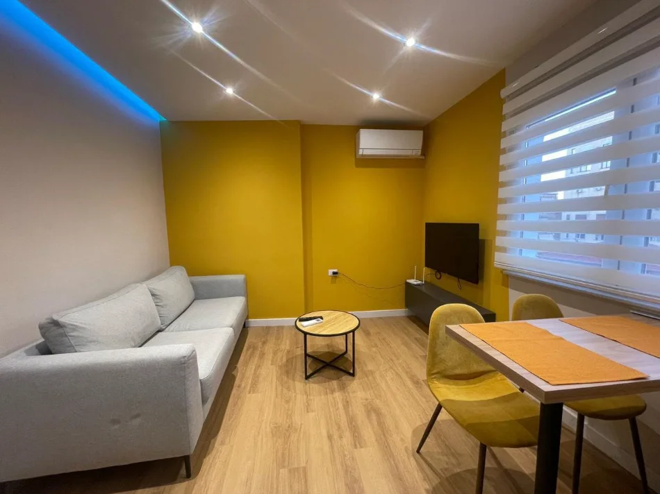 Tirane, jepet me qera apartament 1+1 Kati 5, 50 m² 620 € (Rruga Tefta Tashko Koco)