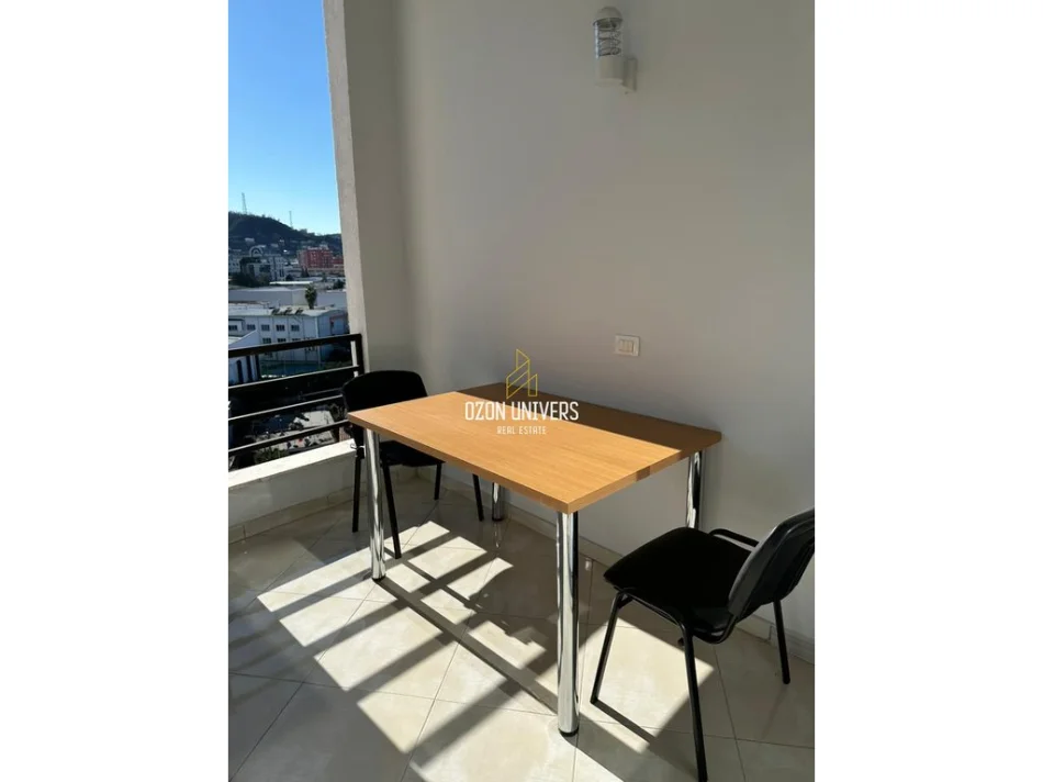 Tirane, jepet me qera apartament 2+1+Ballkon Kati 6, 125 m² 600 € (Astir)