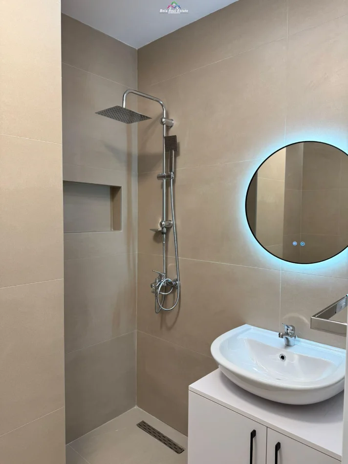 Tirane, jepet me qera apartament 1+1 Kati 2, 67 m² 730 € (rruga Dritan Hoxha, Kompleksi Aura)