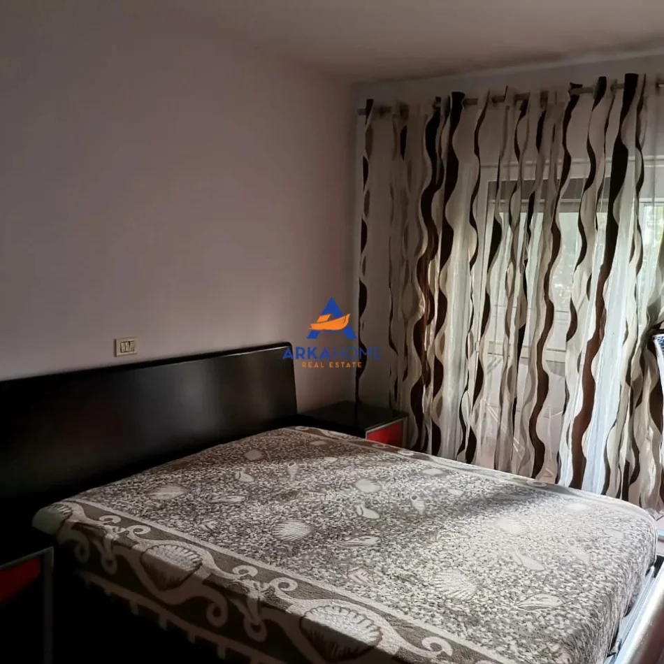 Tirane, jepet me qera apartament 2+1+Ballkon Kati 2, 75 m² 627 € 