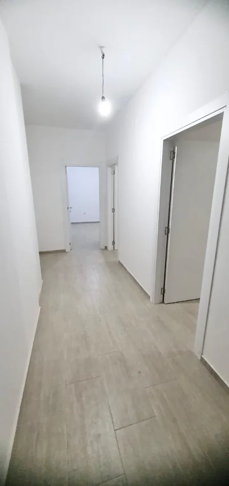 Tirane, jepet me qera apartament 2+1 Kati 2, 90 m² 500 € 