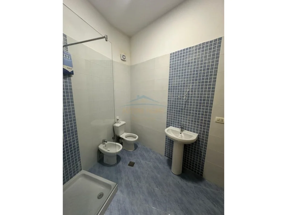 Tirane, shitet apartament 2+1 Kati 9, 126 m² 210.000 € (ARC Hotel, Unaza e Re)