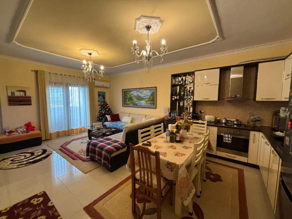 Vlore, shitet apartament 3+1+Ballkon Kati 7, 140 m² 15.000.000 € (Rruga e Re, Vlore)