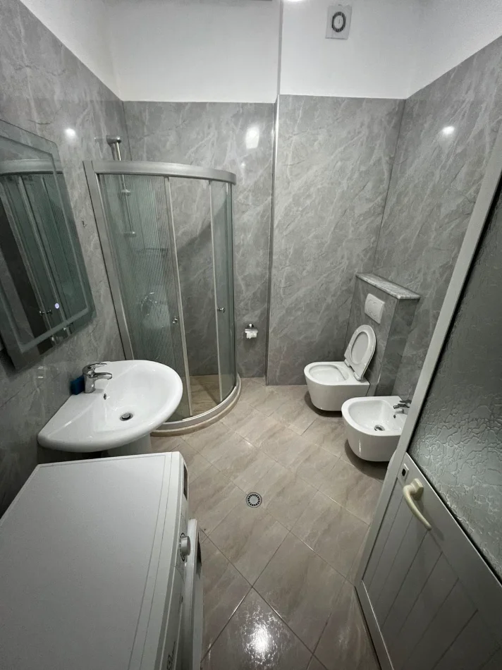 Tirane, jepet me qera apartament 1+1 Kati 2, 70 m² 720 € (Selvia)
