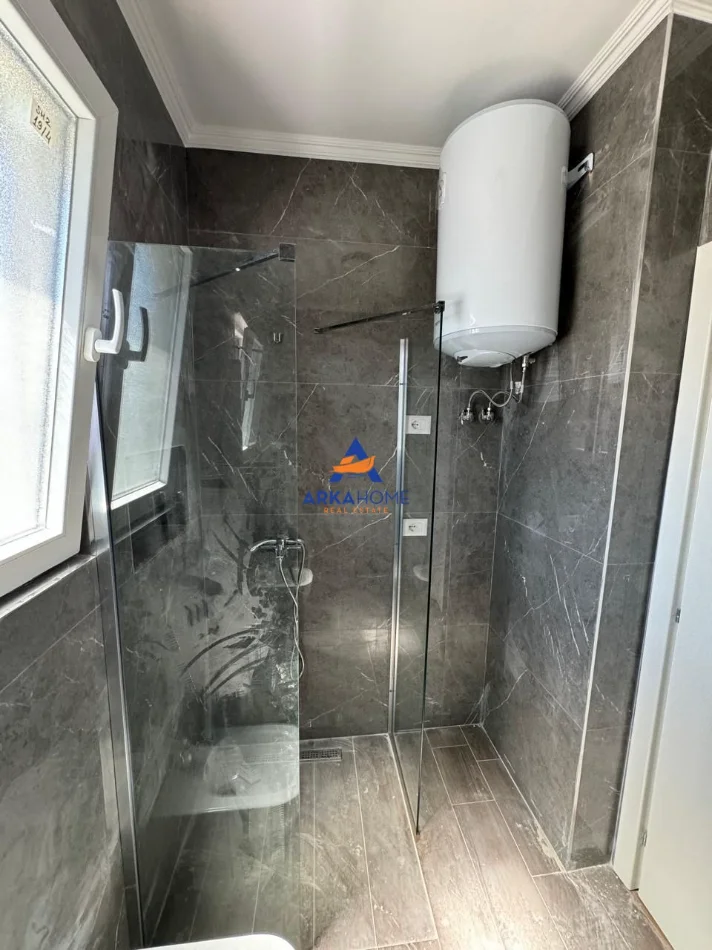 Tirane, shitet apartament 2+1+Ballkon Kati 3, 106 m² 270.000 € 