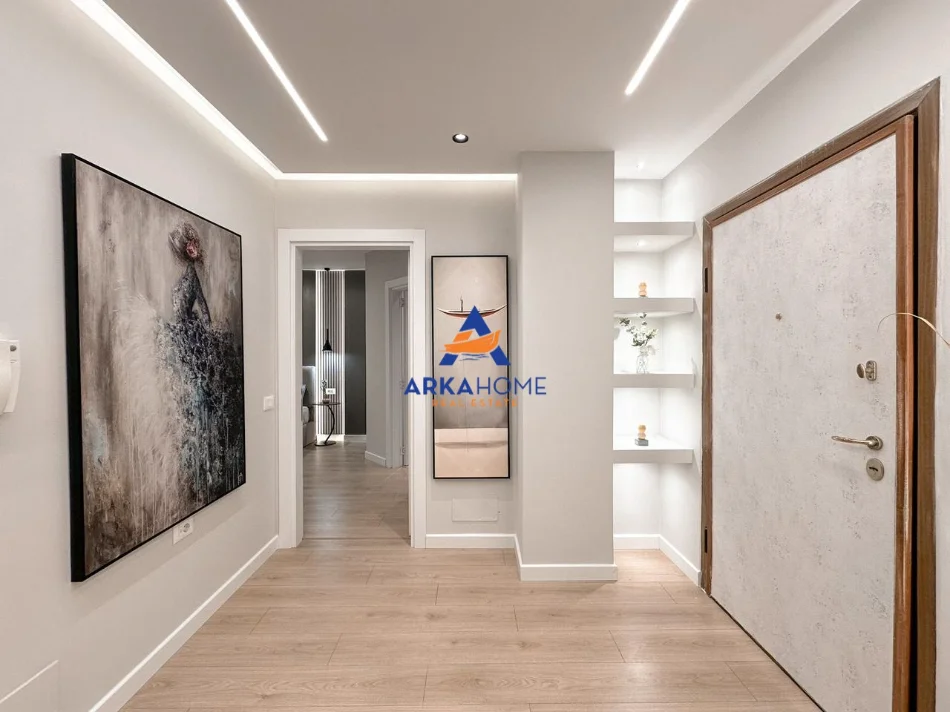 Tirane, shitet apartament 2+1+Ballkon Kati 8, 116 m² 285.000 € 