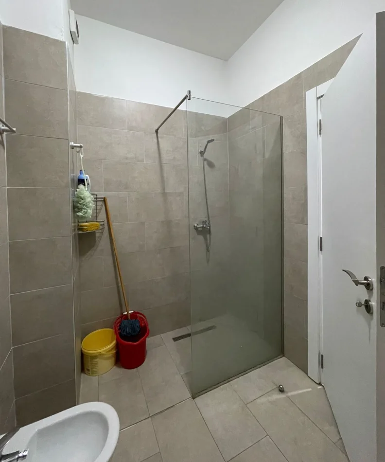 Tirane, jepet me qera apartament 1+1 , 69 m² 600 € 