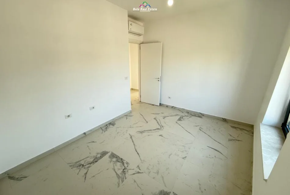 Tirane, jepet me qera zyre Kati 4, 92 m² 890 € (Rruga Karl Gega)