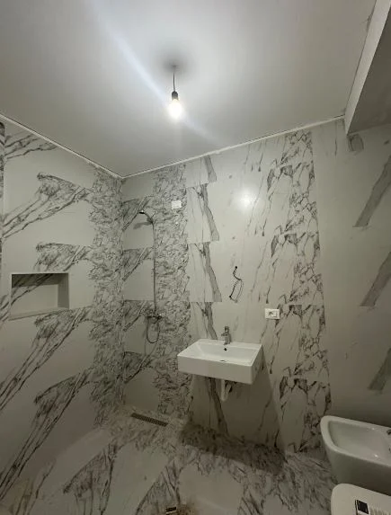 Tirane, shitet apartament 3+1+Ballkon Kati 8, 122 m² 378.500 € 