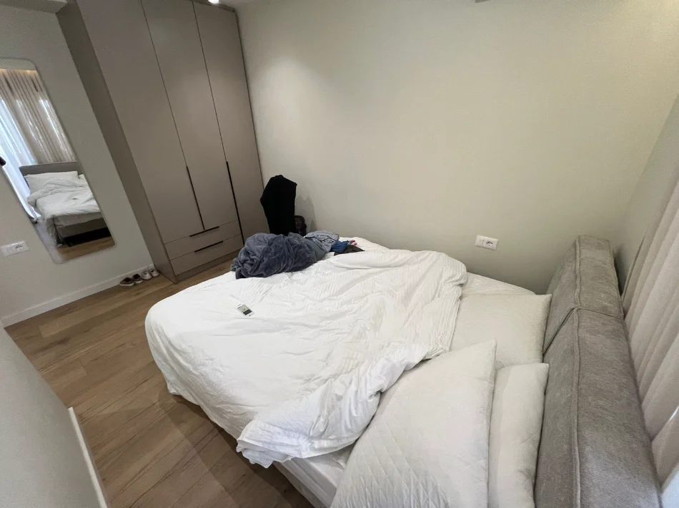 Tirane, shitet apartament 1+1 Kati 5, 65 m² 193.000 € (kryqezimi i 21 dhjetorit)