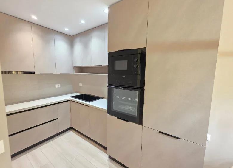 Shqiperi, shitet apartament 2+1+Ballkon Kati 8, 112 m² 305.000 € 