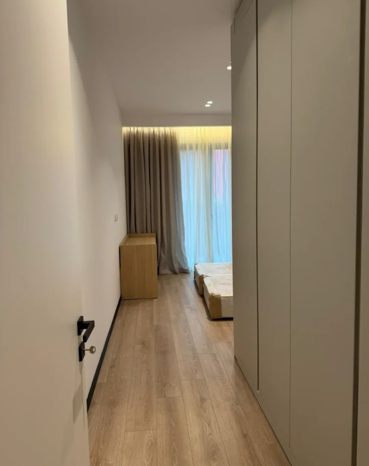 Tirane, jepet me qera apartament 2+1 , 140 m² 2.800 € 