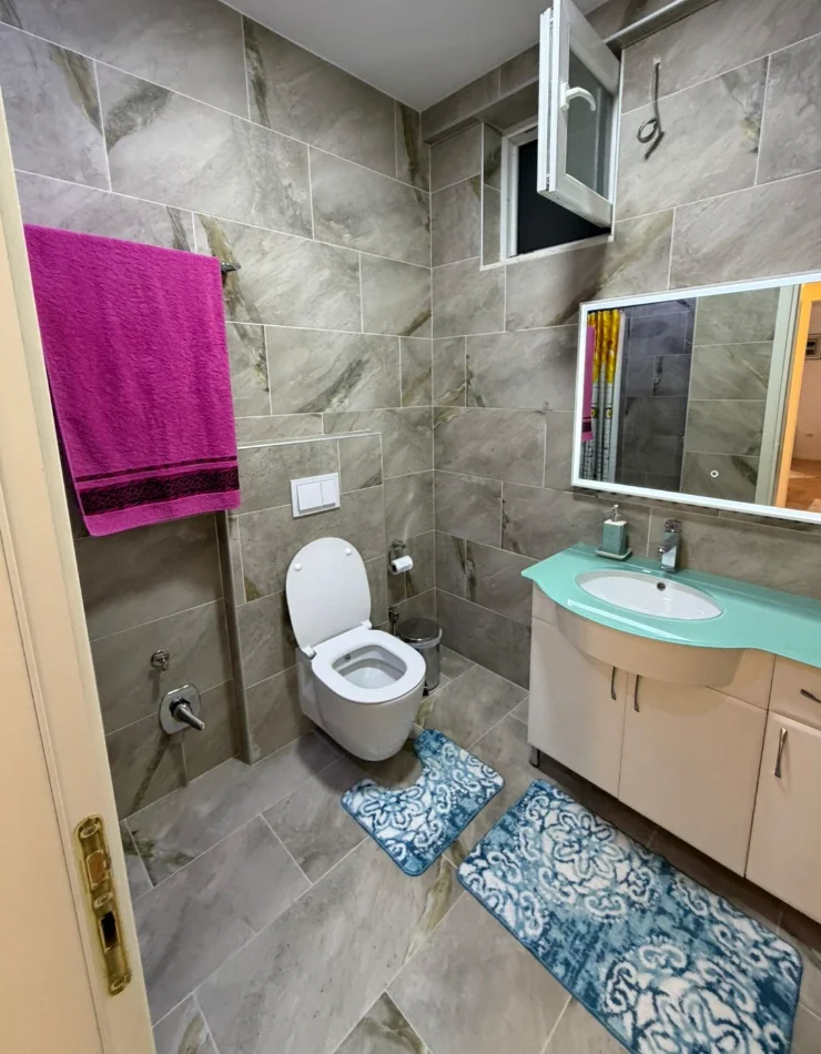 Tirane, jepet me qera apartament 2+1 , 95 m² 900 € 