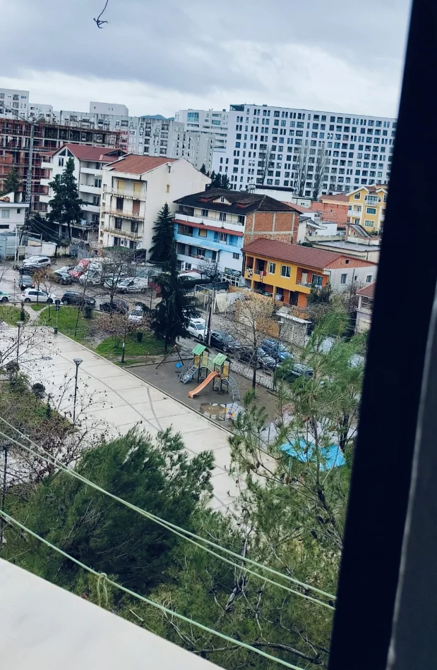 Shqiperi, shes apartament 2+1+Ballkon Kati 6, 155.000 € (Petronin Luararasi)