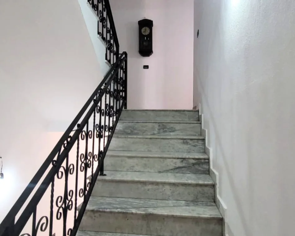 Kavaje, shitet apartament 2+1+Aneks+Ballkon Kati 3, 194 m² 250.000 € 