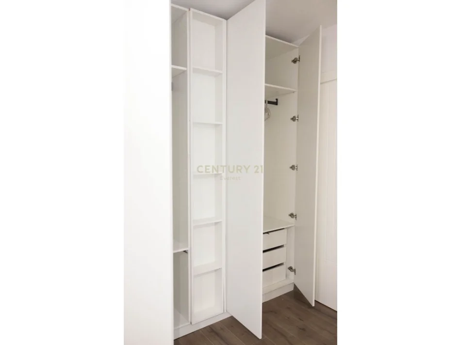 Tirane, jepet me qera garsonier 1+1 Kati 0, 35 m² 300 € 