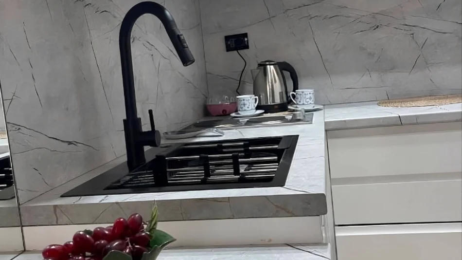 Durres, jepet me qera garsonier 1+1 , 42 m² 400 € (Prane Gjykates, Durres)