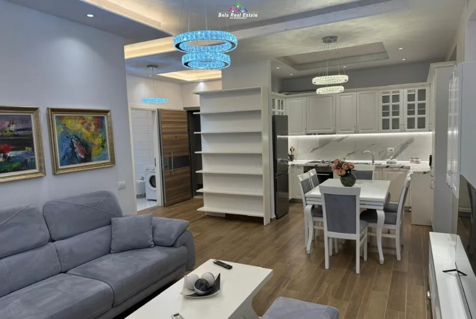 Tirane, jepet me qera apartament 2+1 Kati 4, 110 m² 630 € (kompleksi golden park)