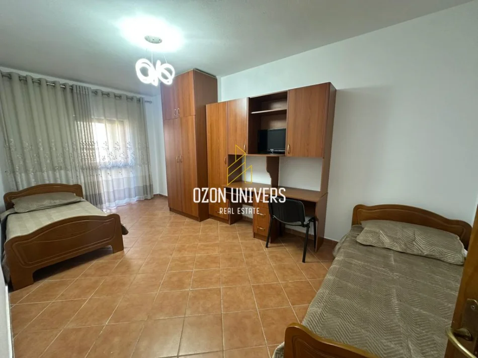 Tirane, jepet me qera apartament 2+1+Ballkon Kati 3, 115 m² 600 € (Rruga Him Kolli, Myslym Shyr)