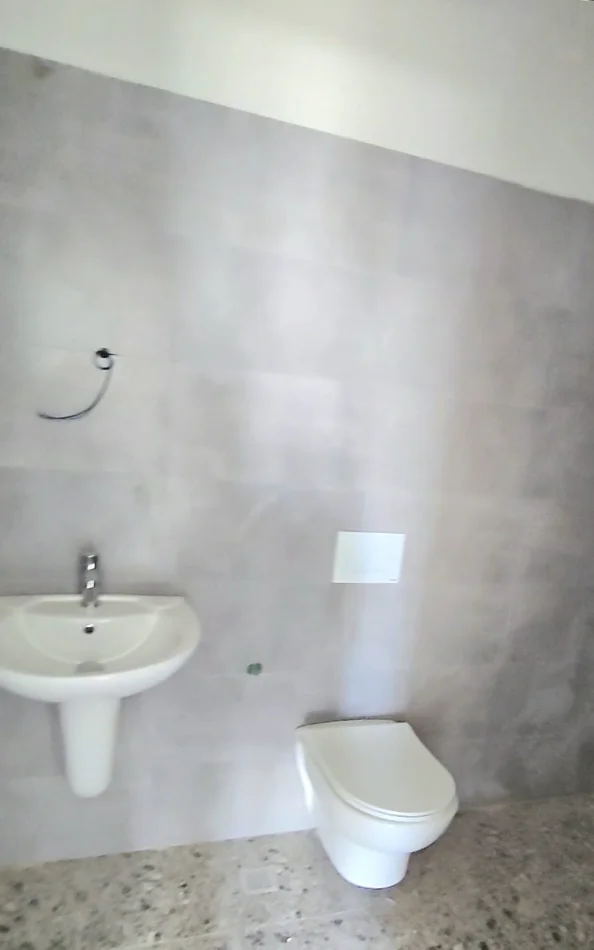 Tirane, jepet me qera apartament 3+1+Ballkon Kati 7, 117 m² 550 € (Univers City)