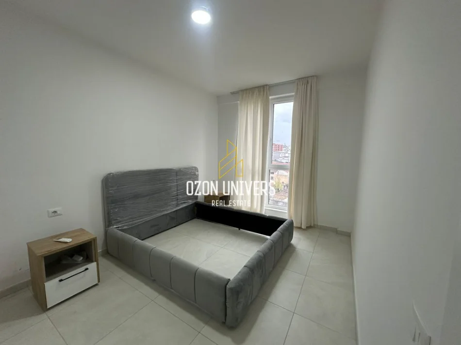 Tirane, jepet me qera apartament 2+1+Ballkon Kati 4, 95 m² 700 € (Rruga Siri Kodra)