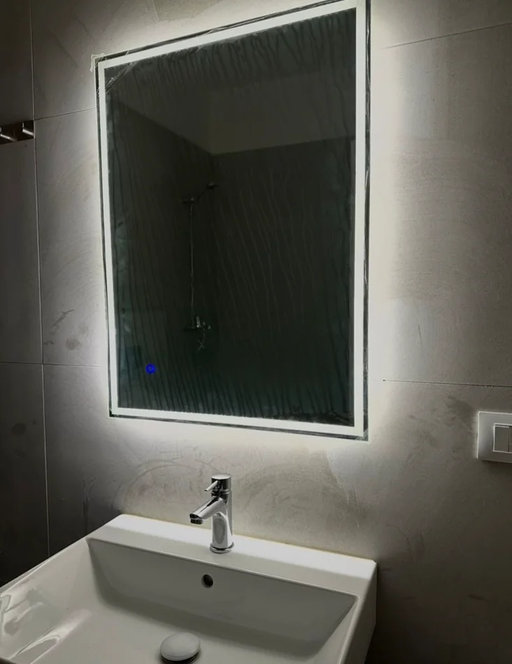 Tirane, jepet me qera apartament 2+1+Ballkon Kati 4, 104 m² 500 € (Rruga 5 Maj (Concordi))