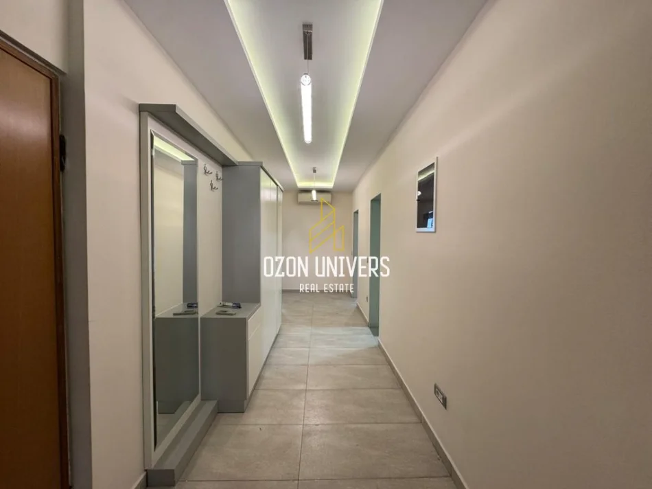 Tirane, jepet me qera apartament 2+1+Ballkon Kati 7, 127 m² 1.000 € (Komuna e Parisit)