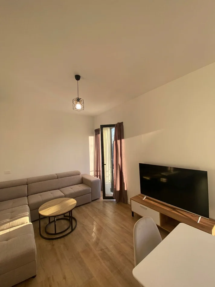 Tirane, jepet me qera Vile 2+1 Kati 2, 85 m² 480 € (Rruga Halit Haxhija)