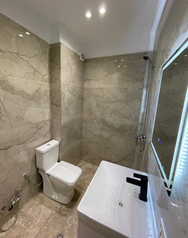 Tirane, shitet apartament 1+1 , 55 m² 111.000 € 