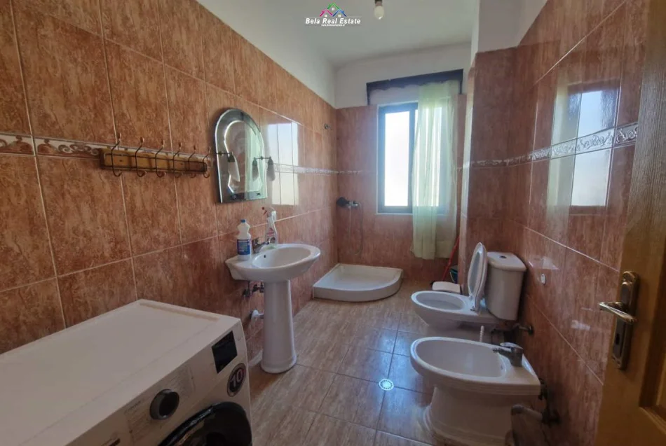 Tirane, jepet me qera apartament 2+1+Ballkon Kati 6, 80 m² 450 € (prane KMY)