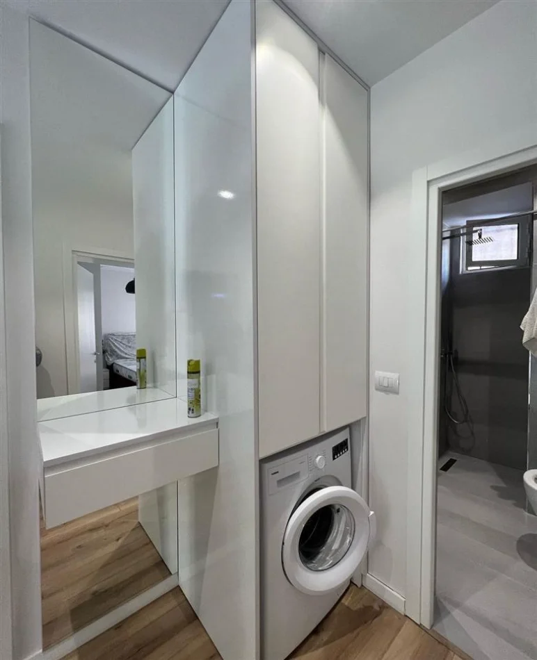 Tirane, jepet me qera Vile 1 Katshe Kati 1, 180 m² 800 € (RRUGA E KAVAJES)