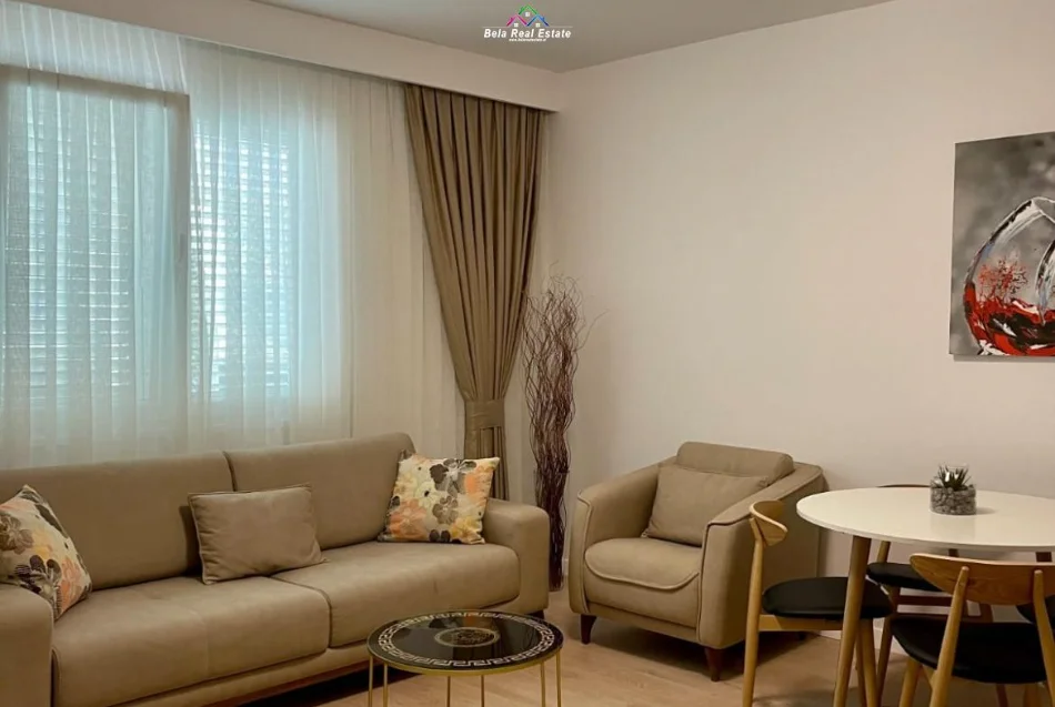 Tirane, jepet me qera apartament 2+1+Ballkon Kati 5, 90 m² 950 € (qendra GKAM)