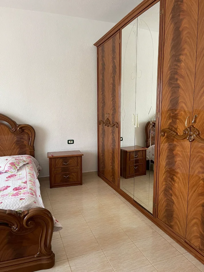 Tirane, jepet me qera apartament 2+1+Ballkon Kati 2, 100 m² 400 € (Astir)
