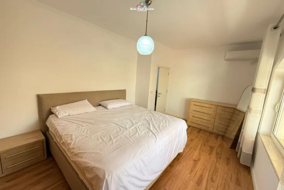 Tirane, jepet me qera Vile Kati 3, 80 m² 550 € (rruga e barrikadave)
