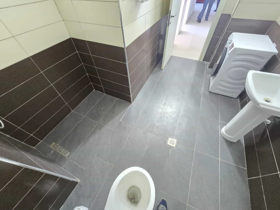 Tirane, shes apartament 2+1 Kati 6, 110 m² (Bulevardi Blu)