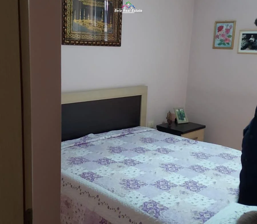 Tirane, jepet me qera apartament 2+1+Ballkon Kati 3, 85 m² 550 € (prane Kompleksit Gener 2)
