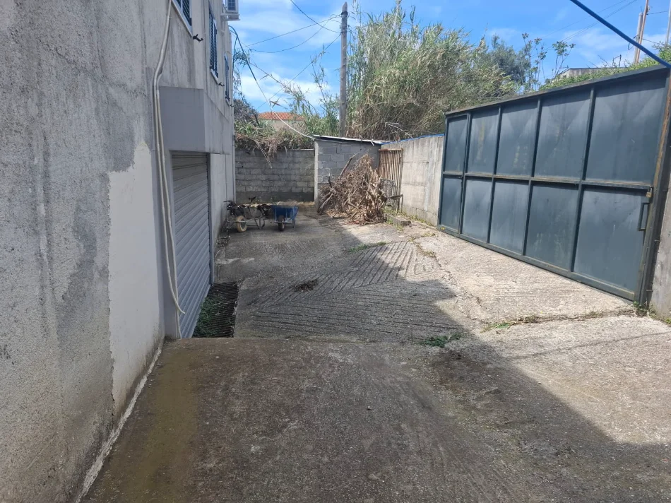 Vlore, jepet me qera shtepi 2+1 Kati 1, 120 m² 300 € (Lagjia Karabash Vlore)