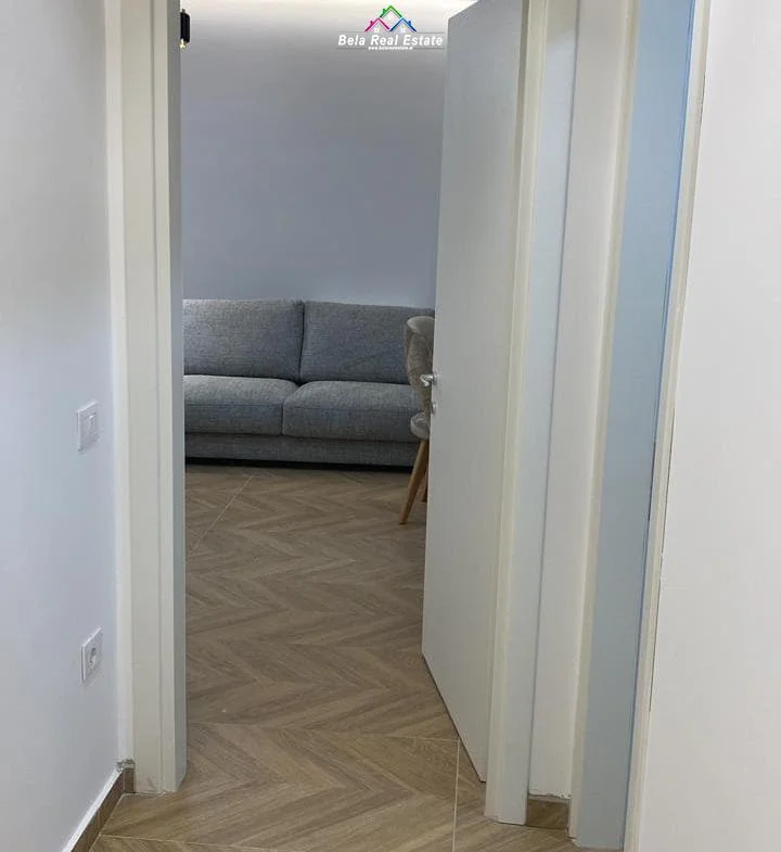 Tirane, shes apartament 3+1 Kati 1, 130 m² 325.000 € (Rruga Leonard Froku)