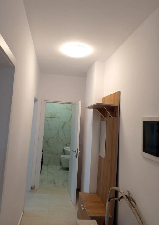 Tirane, jepet me qera apartament 2+1 , 80 m² 650 € 