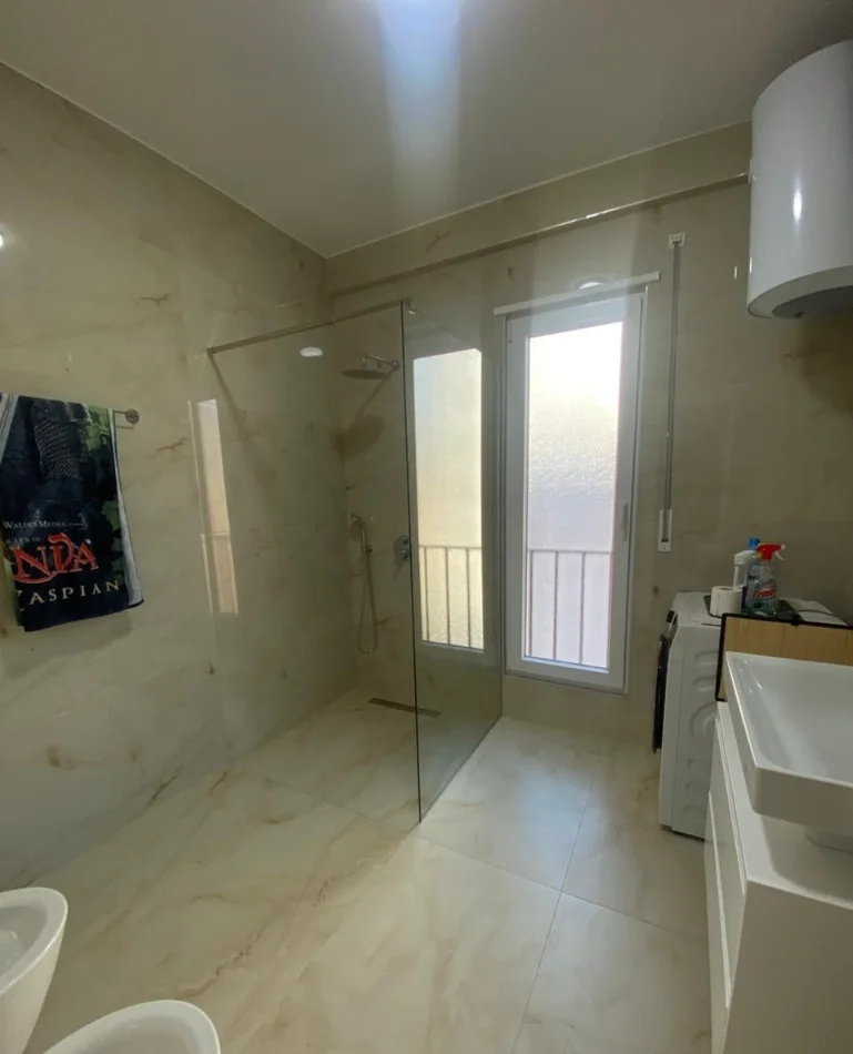 Tirane, jepet me qera apartament 2+1 , 98 m² 1.000 € 