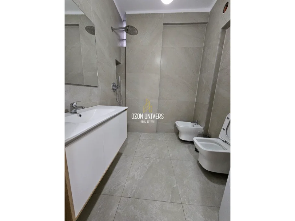 Tirane, shitet apartament 2+1+Ballkon Kati 3, 98 m² 234.000 € (Rruga Mine Peza)