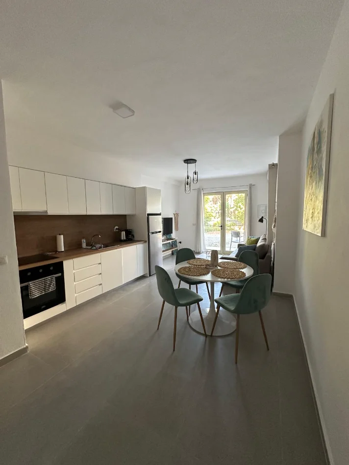 Durres, shitet apartament 1+1 Kati 0, 54 m² (mali Robit)