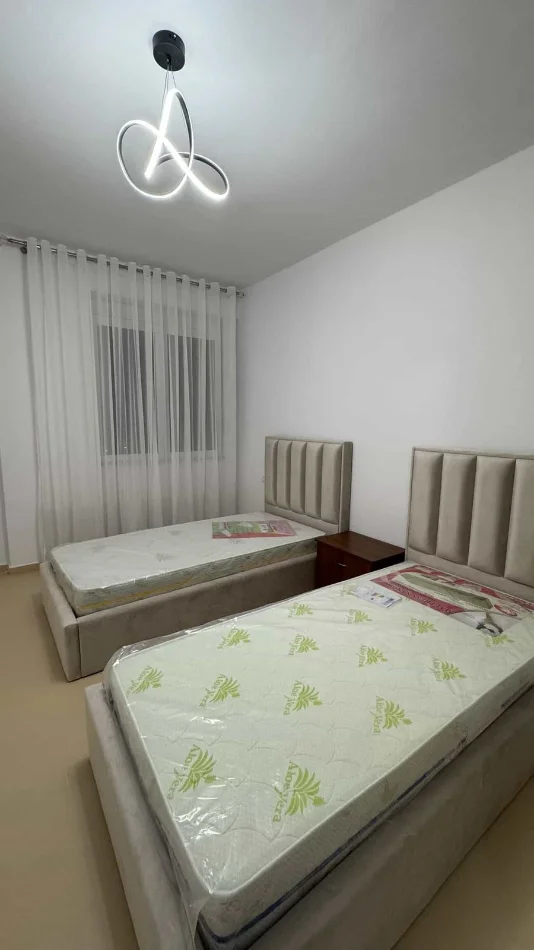 Tirane, jap me qera apartament 2+1+Ballkon Kati 7, 101 m² 65.000 Leke (Ish Parku i Autobuzave)