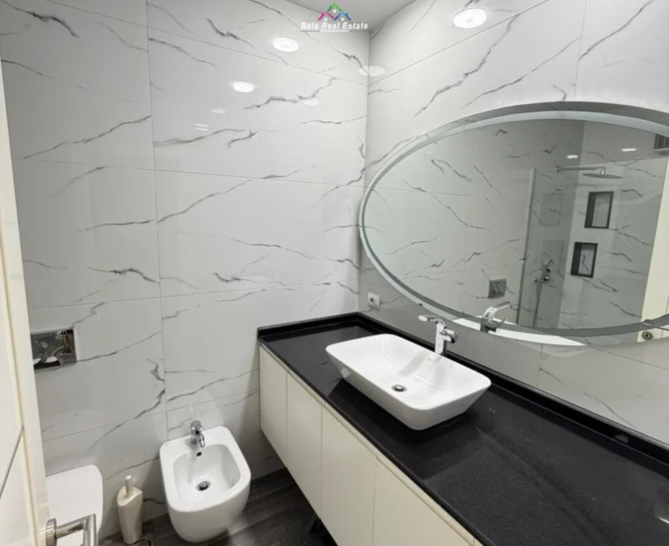 Tirane, jepet me qera apartament 3+1+Ballkon Kati 6, 125 m² 1.200 € (Kompleksi Delijorgji)