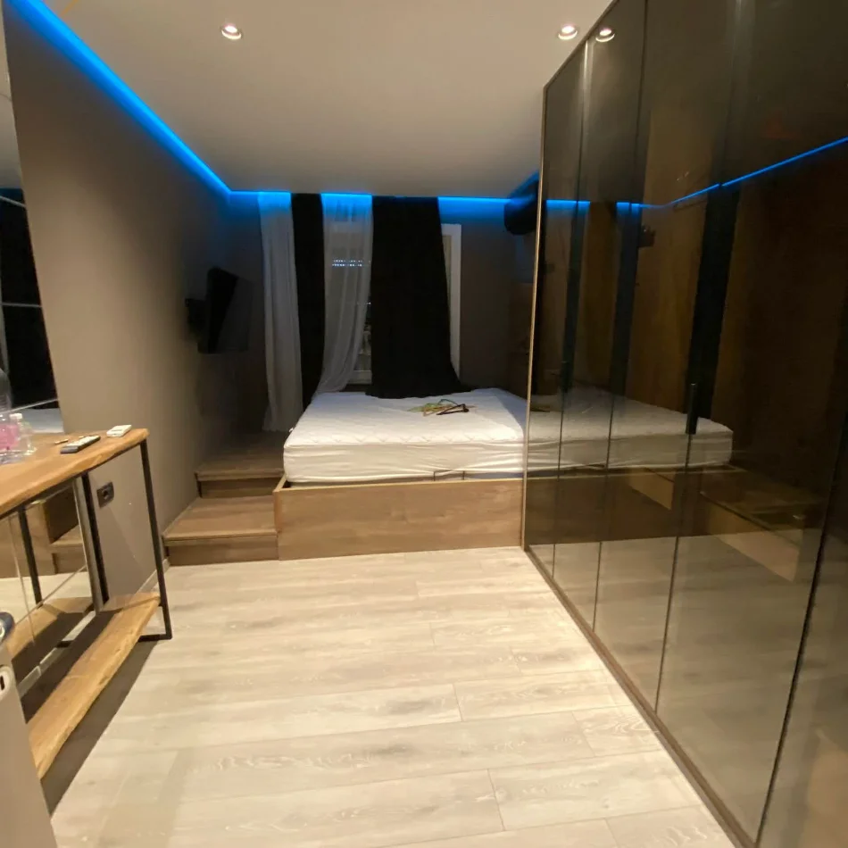 Tirane, shitet apartament 2+1+Ballkon Kati 4, 100 m² 180.000 € (Astir)
