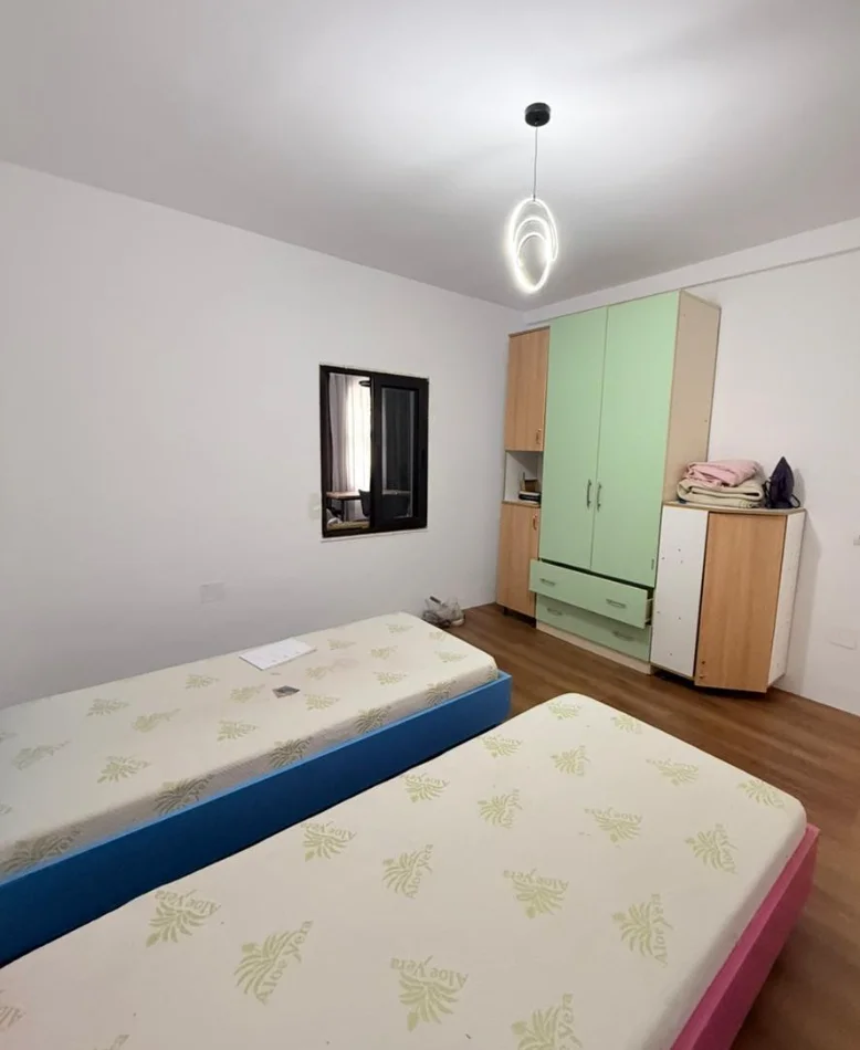 Tirane, jepet me qera apartament 2+1 , 85 m² 600 € 