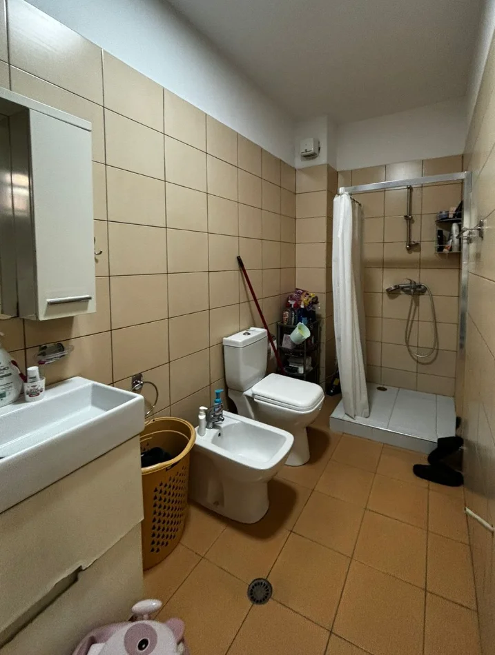 Tirane, shitet apartament 1+1 , 61 m² 120.000 € 